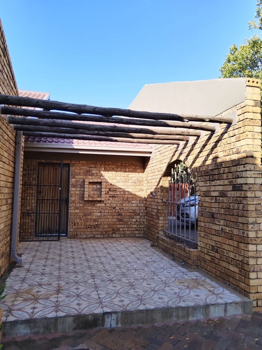 3 Bedroom Property for Sale in Flamwood North West